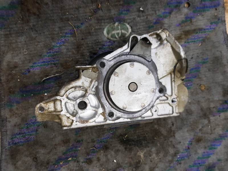 Помпа Mazda 323 Z5DE 1997 (б/у)