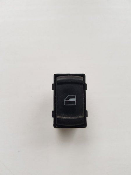 Кнопка стеклоподъемника Volkswagen Passat (B5) 3B3 AWT 2004 (б/у)