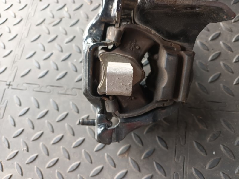 Подушка акпп SKODA Rapid NK6 CZCA