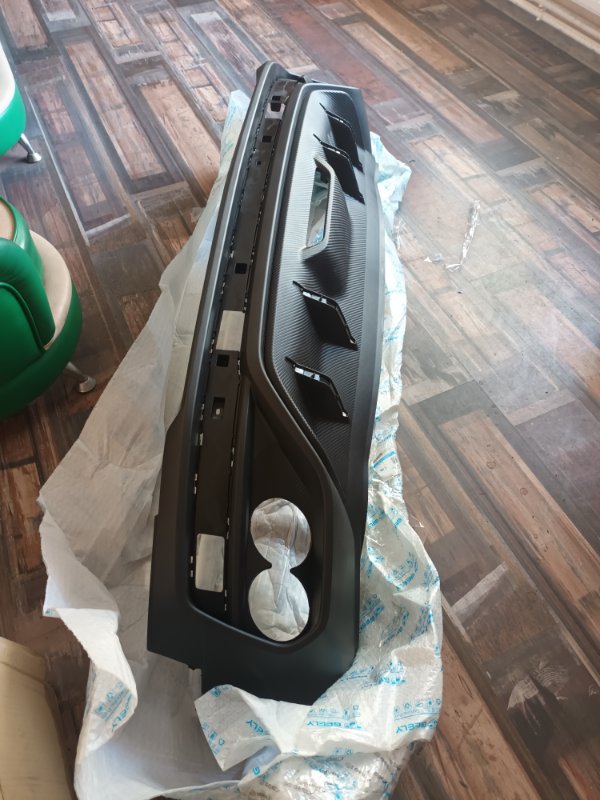 Бампер задний Geely Coolray 2024 SX11 8890337821 новая