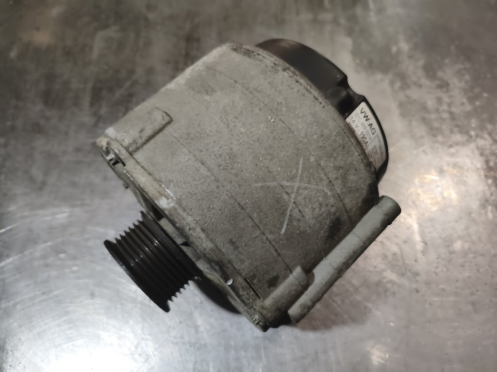 Запчасть генератор Volkswagen Tuareg 2002-2010 7L6 AXQ 07C903021K контрактная Генератор Volkswagen Tuareg 2002-2010 7L6 AXQ 07C903021K контрактная