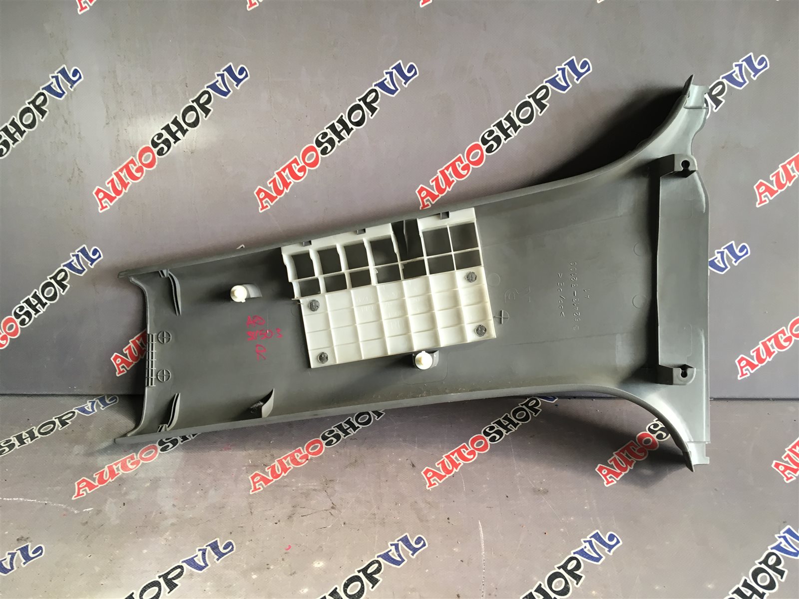Обшивка салона правая VISTA ARDEO 07.2000 SV50 3SFSE