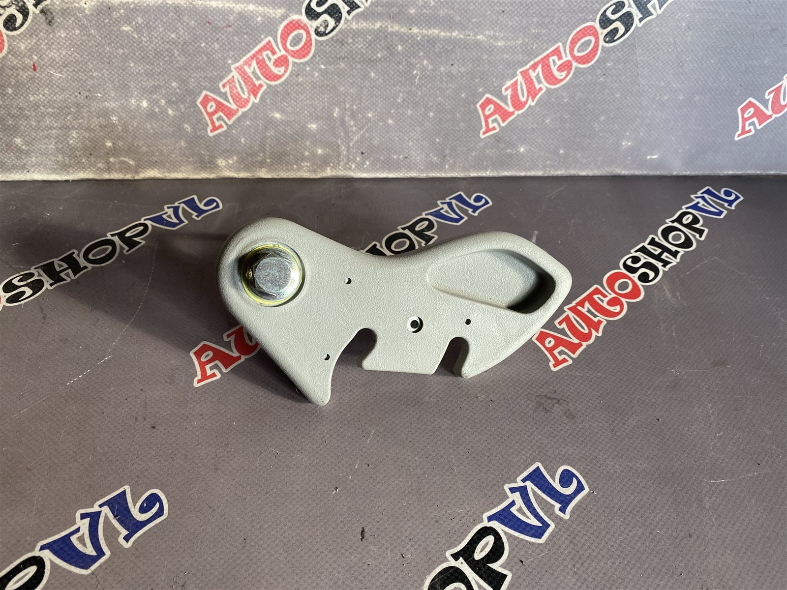 Крепление сидений заднее левое TOYOTA PASSO 03.2009 KGC10 1KRFE 72604-B1010-B0 контрактная