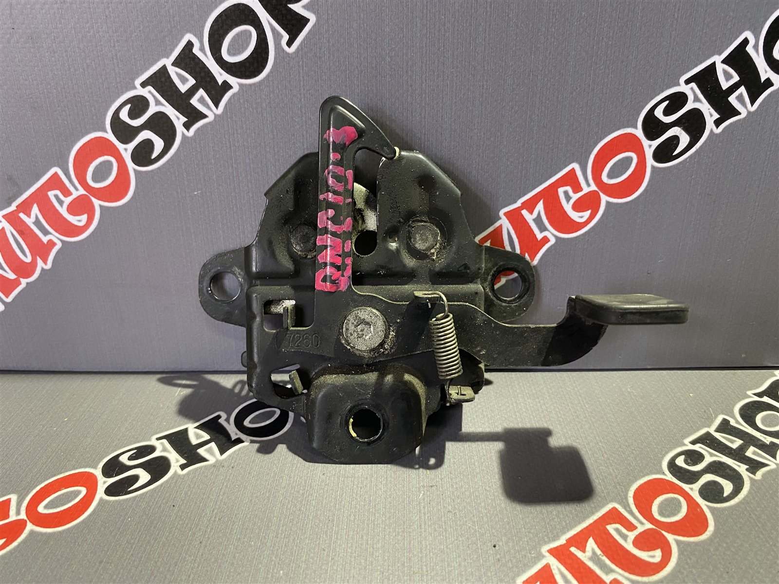 Замок капота TOYOTA PASSO 11.2009 QNC10 K3VE 53510-B1010 контрактная
