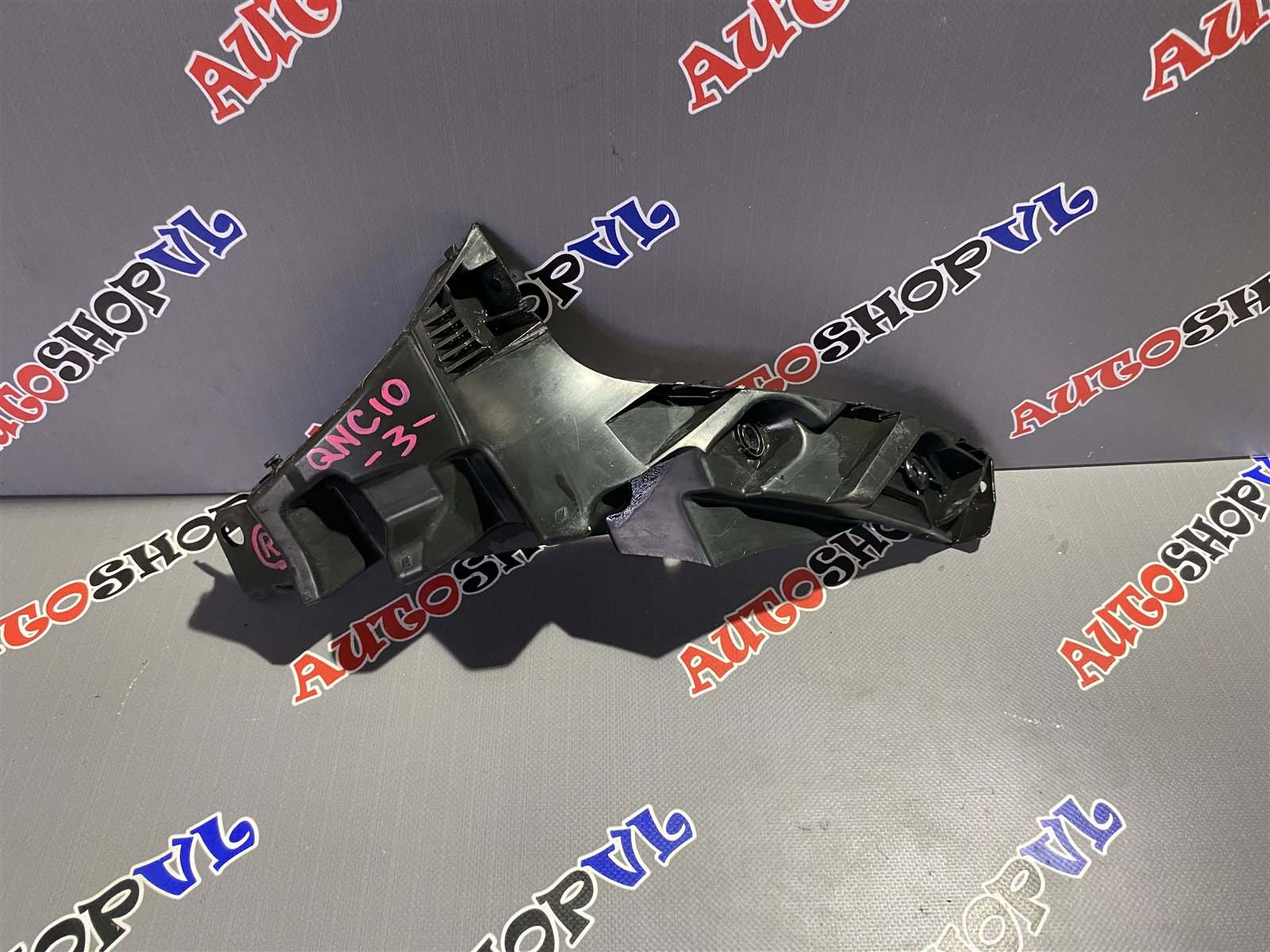 Крепление бампера заднее правое TOYOTA PASSO 11.2009 QNC10 K3VE 52155-B1010 контрактная