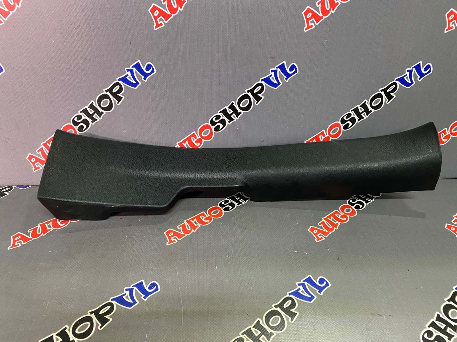 Пластик салона задний левый LEXUS IS300 AVE30 2ARFSE 67918-53040-C0 контрактная