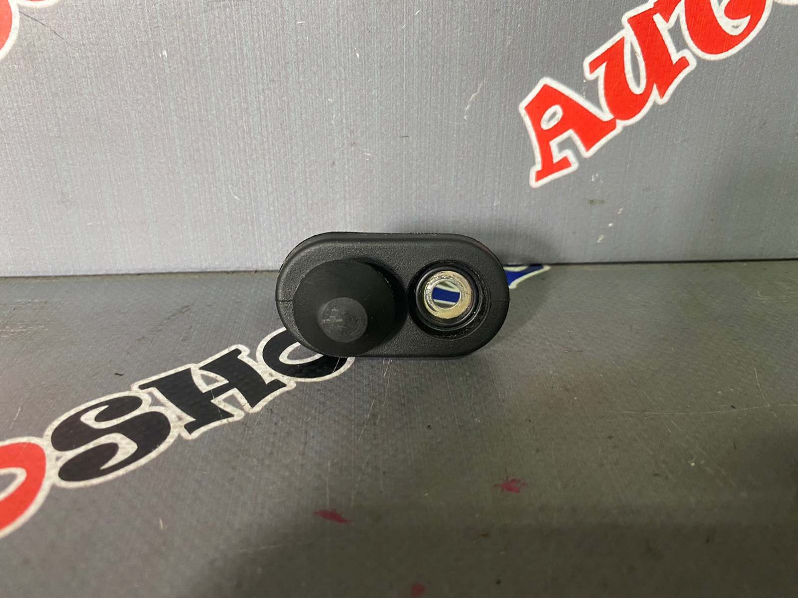 Концевик двери TOYOTA PRIUS 12.2002 NHW11 1NZFXE 84231-60070 контрактная