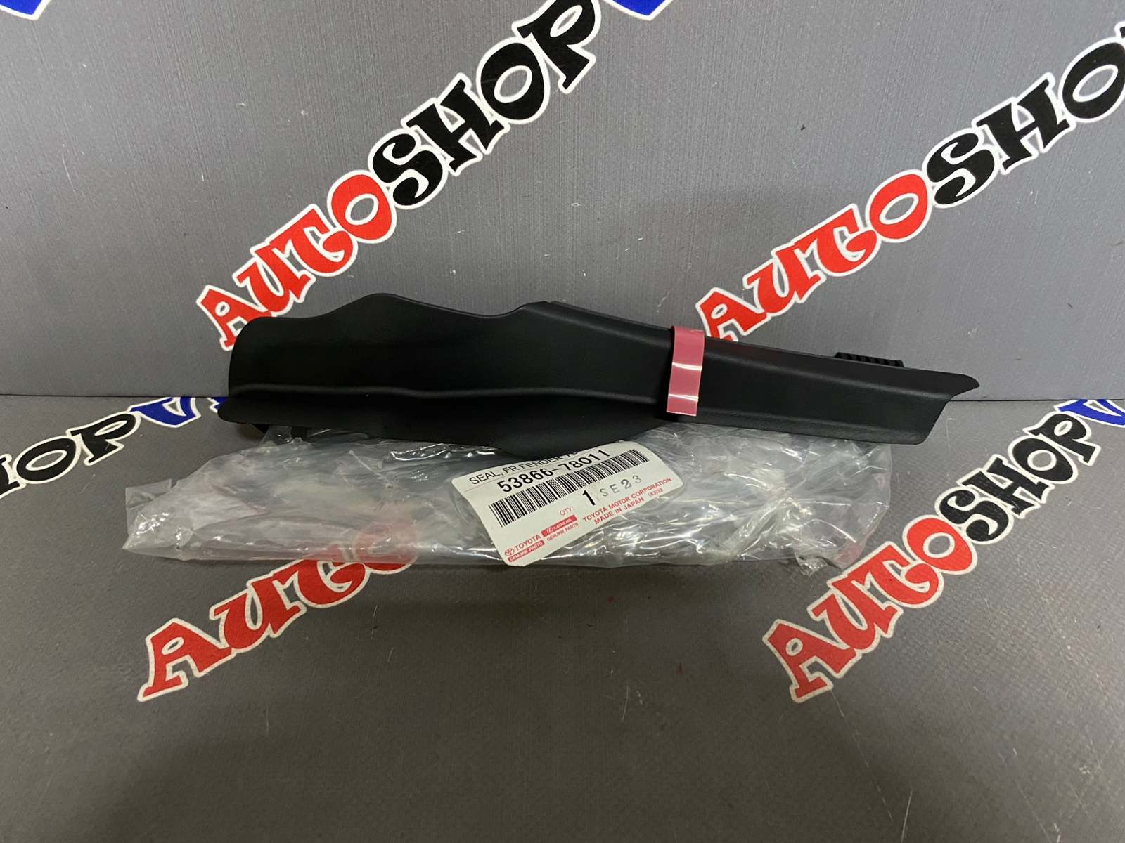 Решетка под дворники правая LEXUS NX300 05.2015 - 06.2018 AGZ10 53866-78011 новая