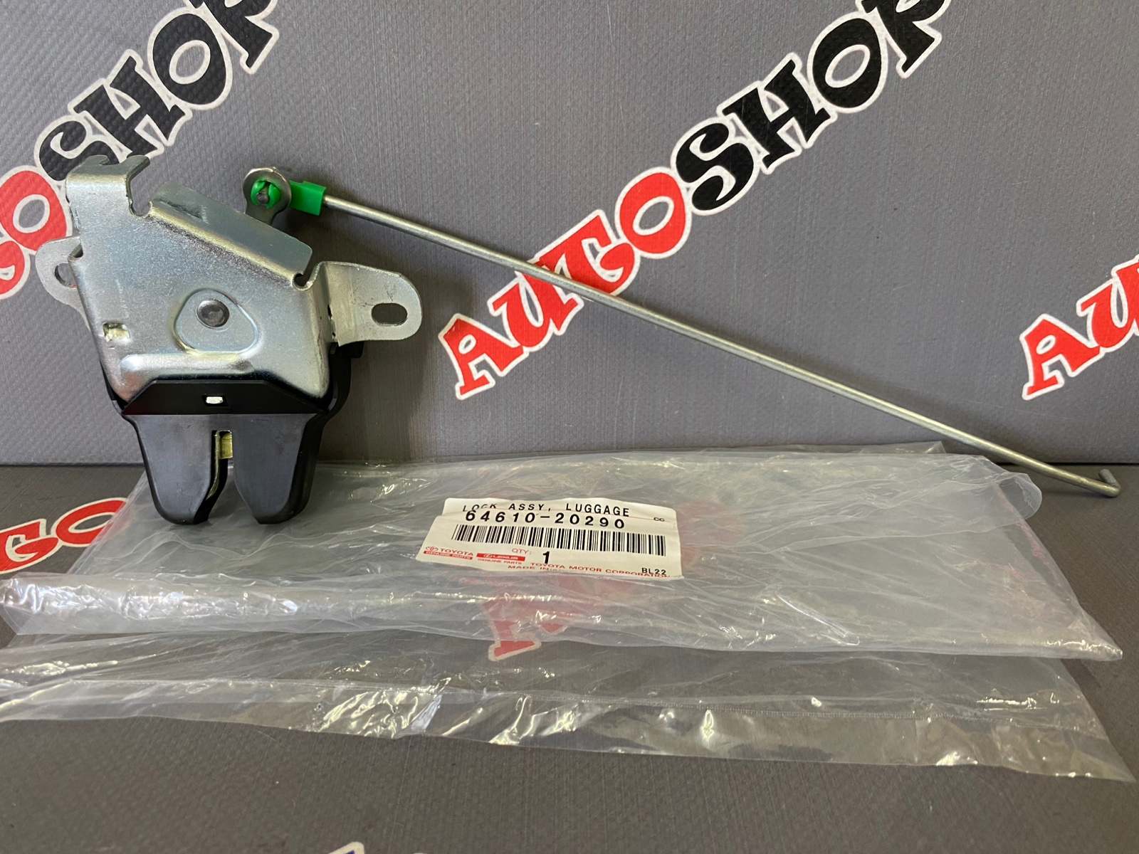 Замок крышки багажника TOYOTA CORONA PREMIO ST210 64610-20290 новая