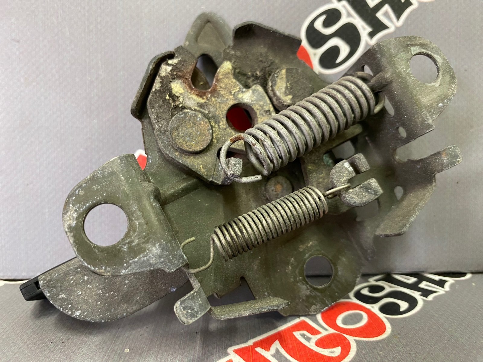 Замок капота PASSO KGC15