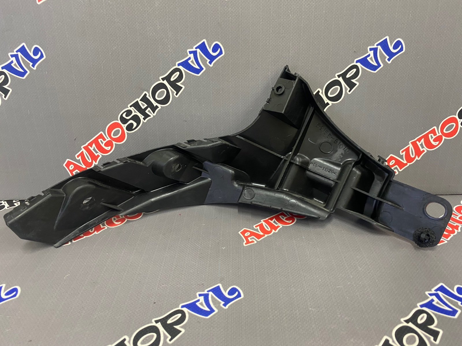 Крепление бампера заднее правое PASSO KGC15 1KRFE