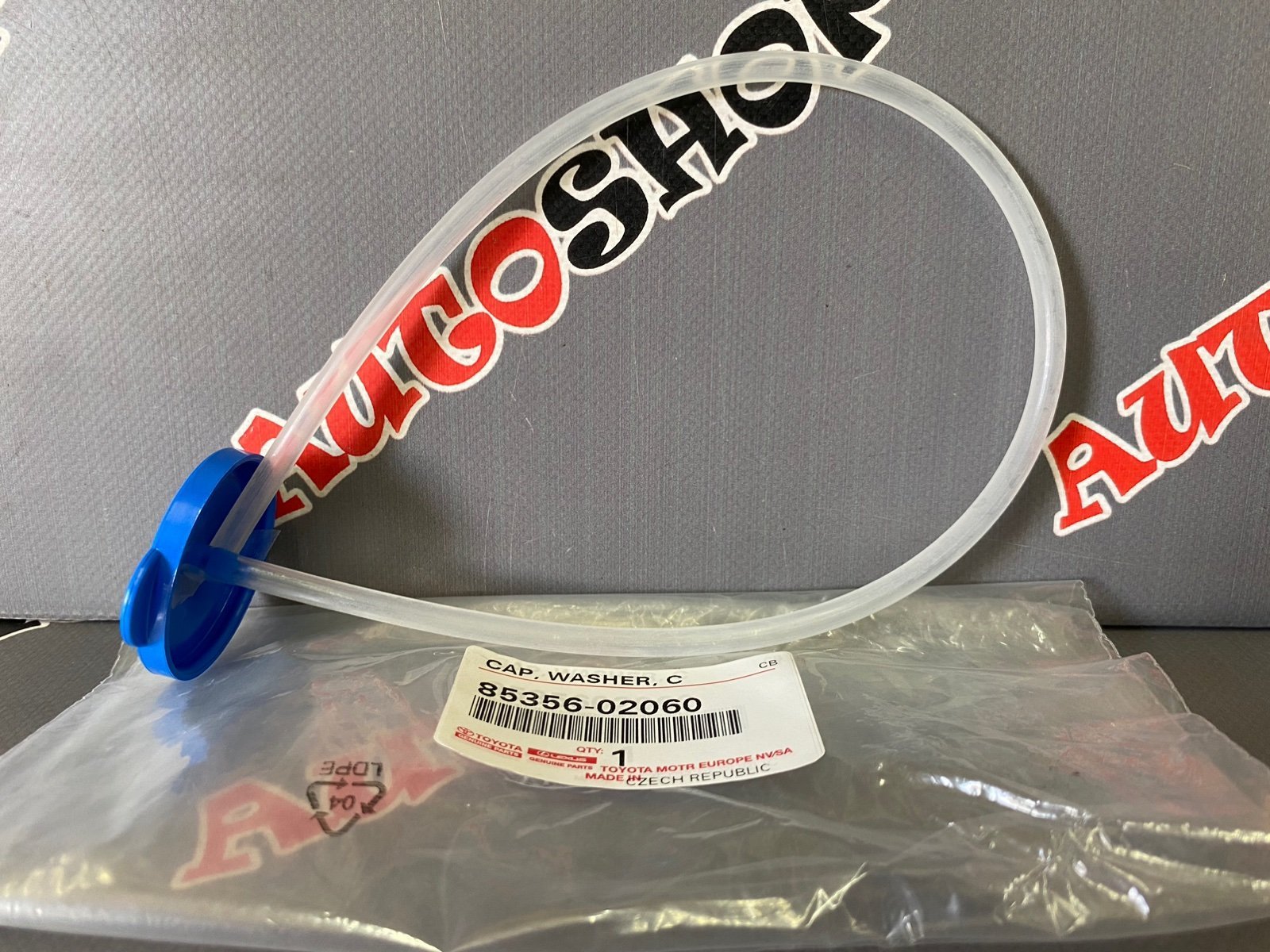 Крышка бачка омывателя TOYOTA AVENSIS ADT270 85356-02060 новая