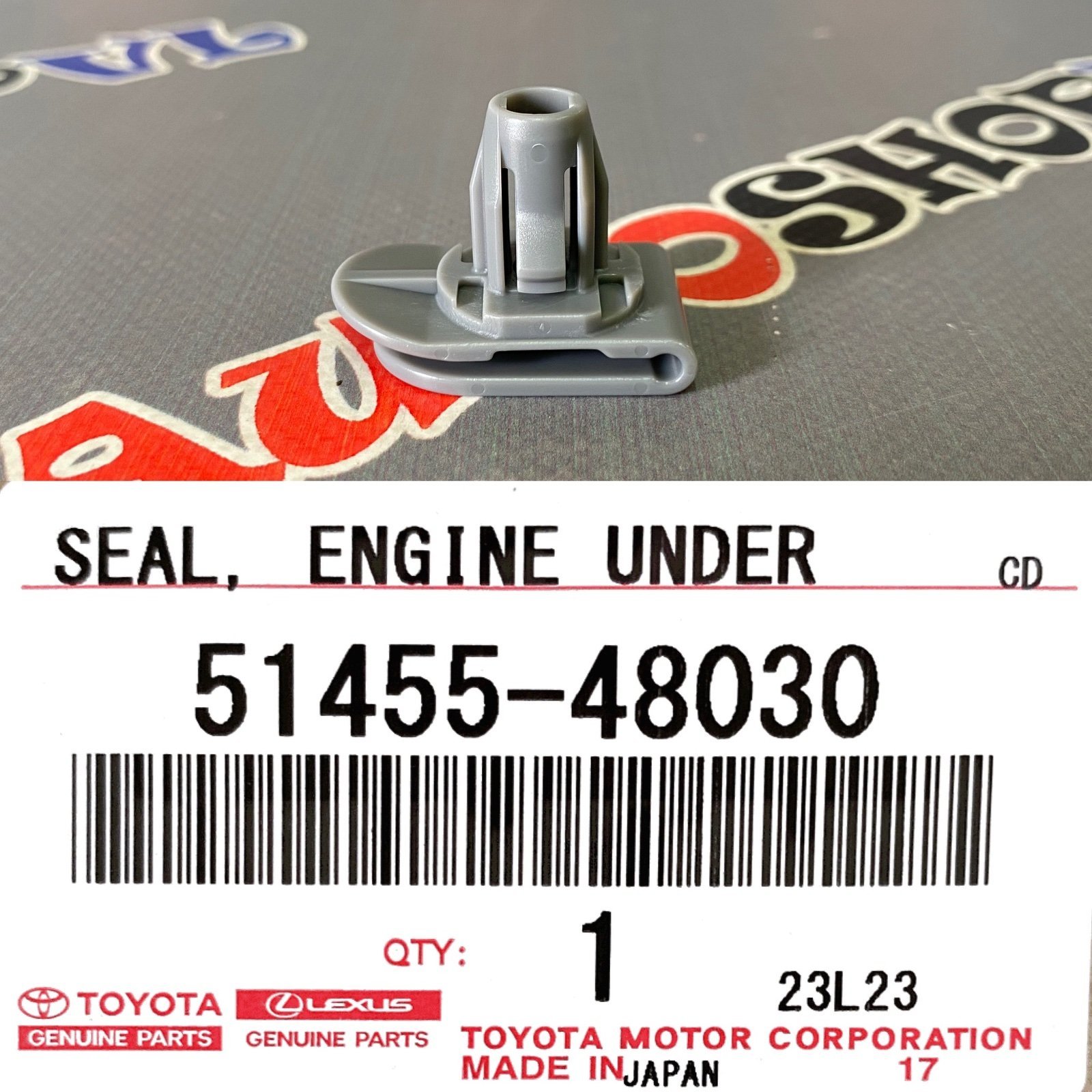 Зажим TOYOTA 51455-48030 новая