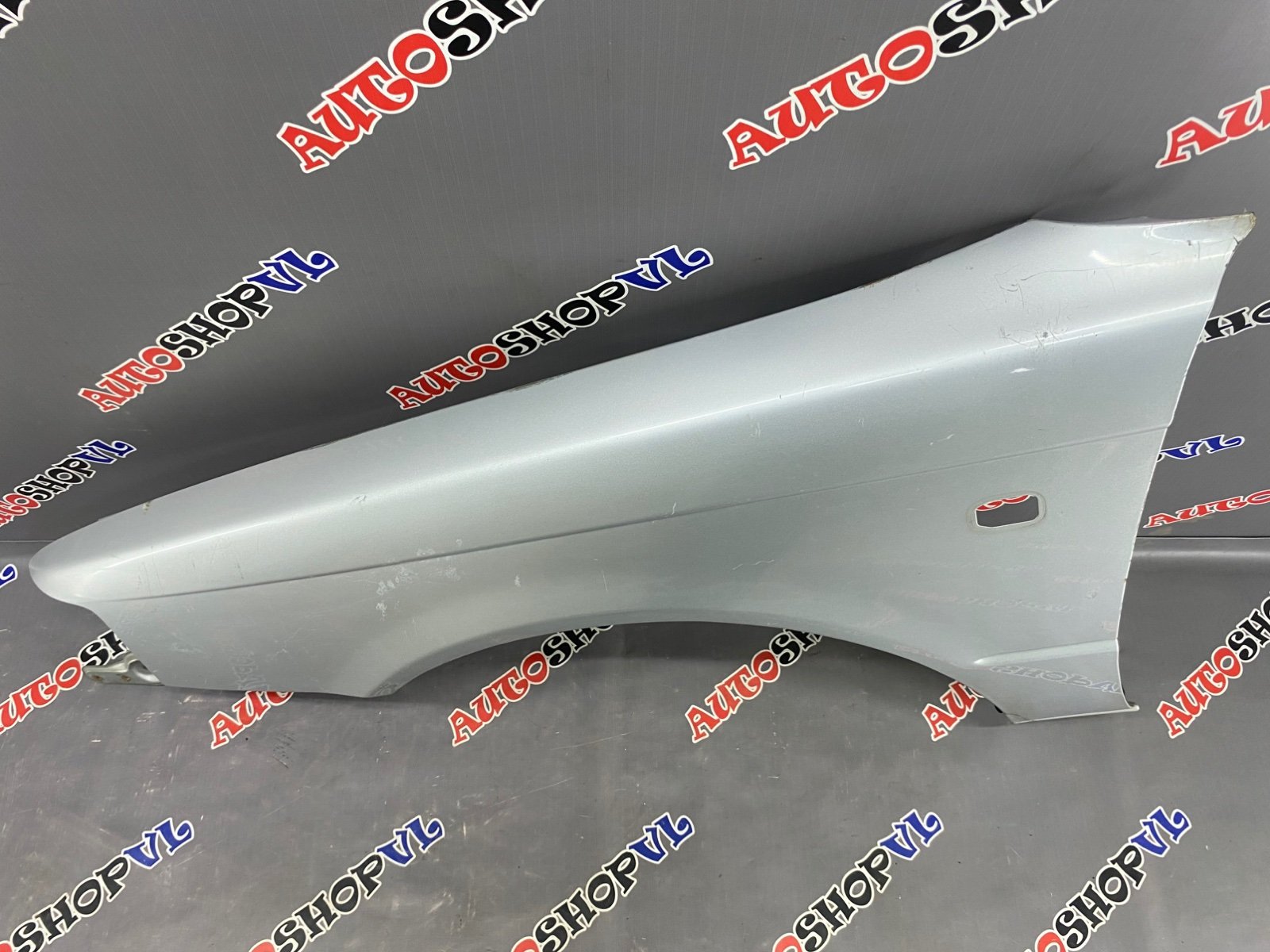 Крыло переднее левое VISTA SV40 4SFE