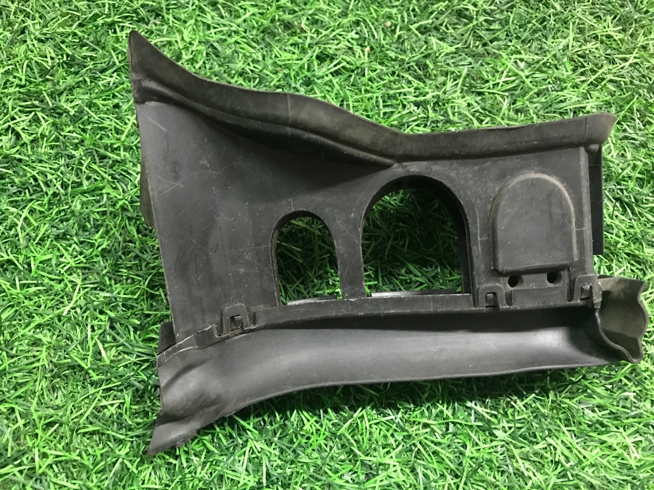 Держатель правый Mercedes-Benz E-Class W211 A2115451340 контрактная