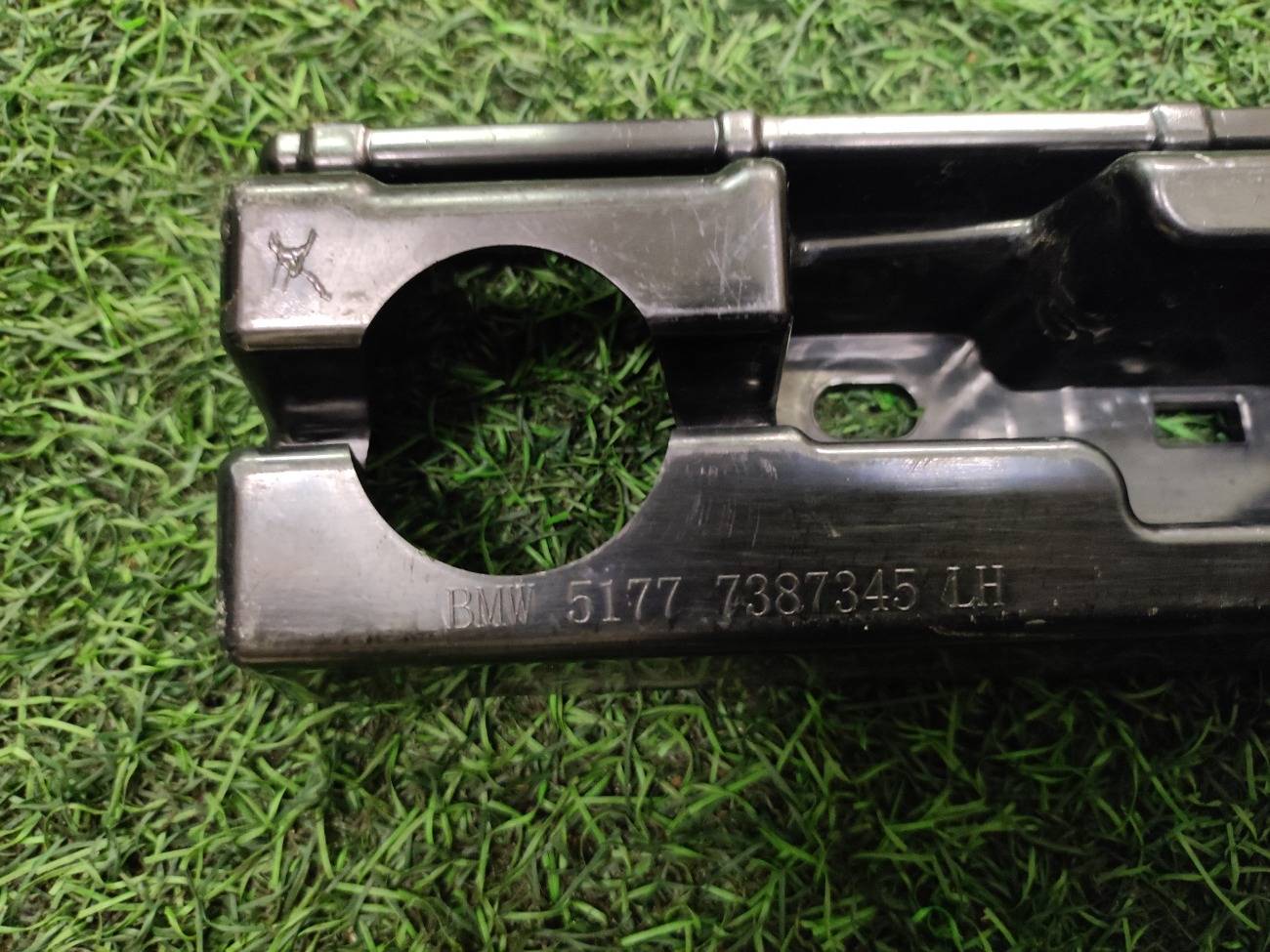 Крепёжная планка левая 5-series G30 Крепёжная планка левая 5-series G30