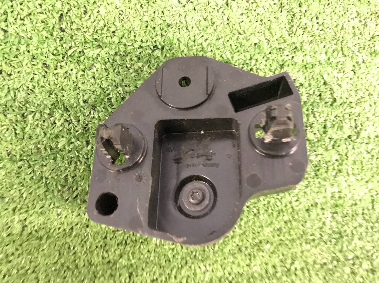 Кронштейн AUDI A3 8YS 8Y1823633 контрактная