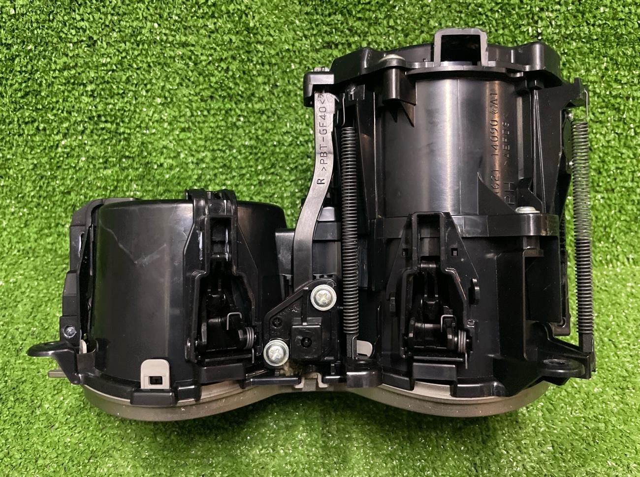 Подстаканник правый RX450H 2018 GYL20