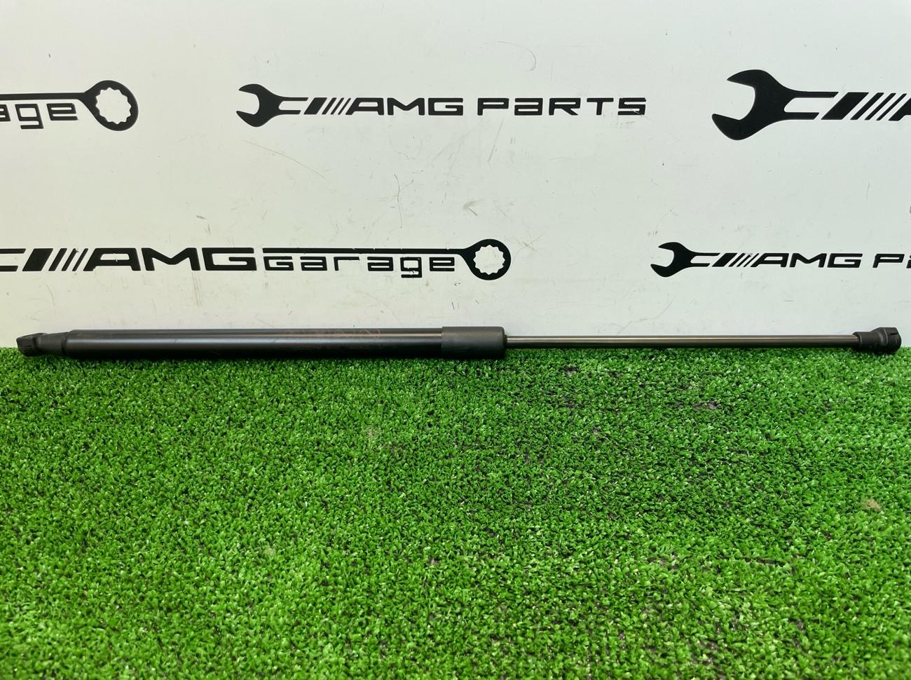 Амортизатор капота Lexus RX450H 2018 GYL20 53440-0E070-A контрактная