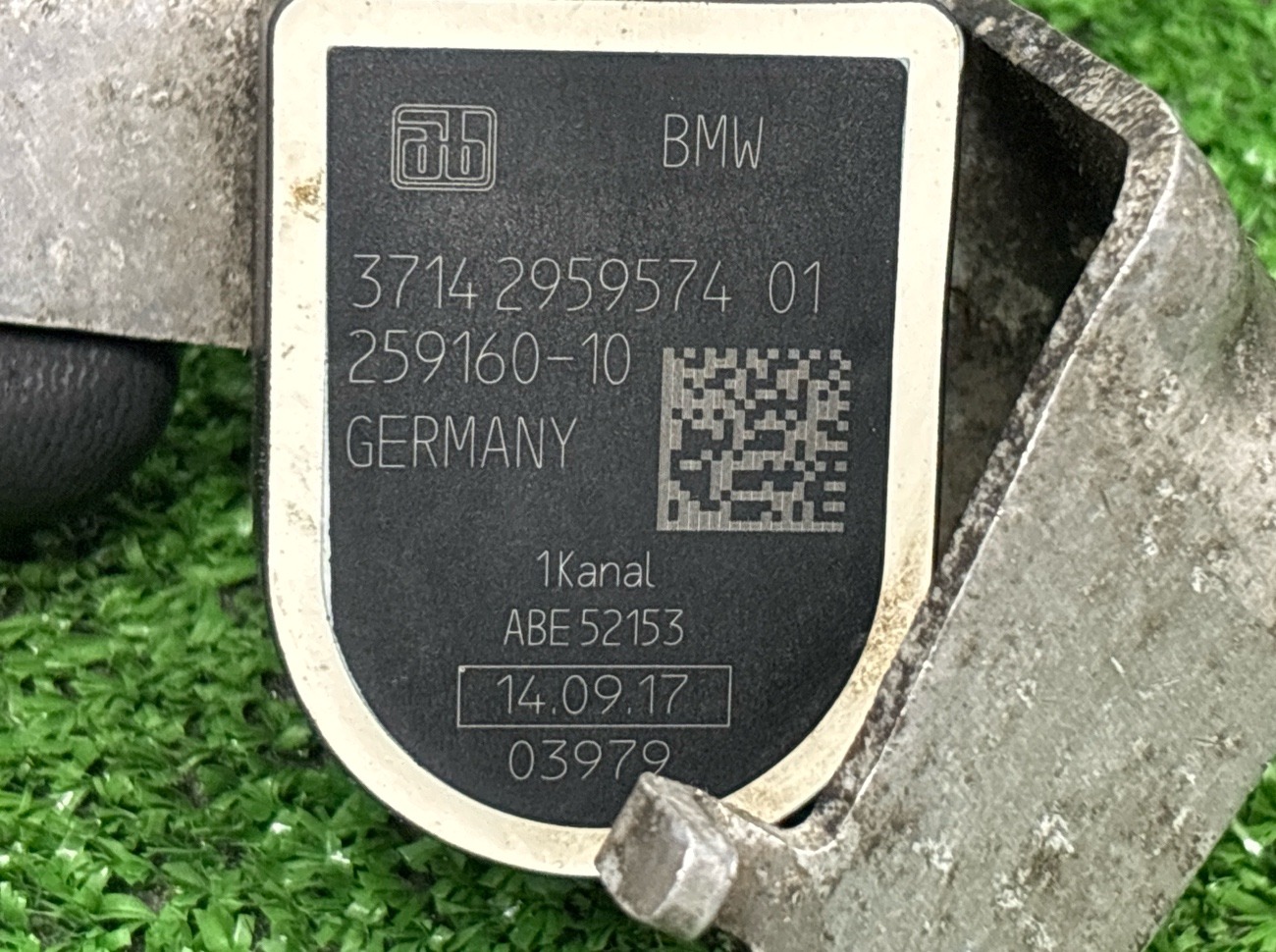 Датчик уровня кузова задний правый 7-Series G11 Датчик уровня кузова задний правый 7-Series G11