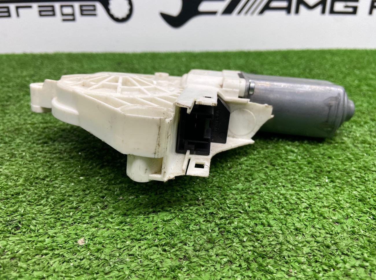 Мотор стеклоподъемника передний правый AUDI Q5 FYB