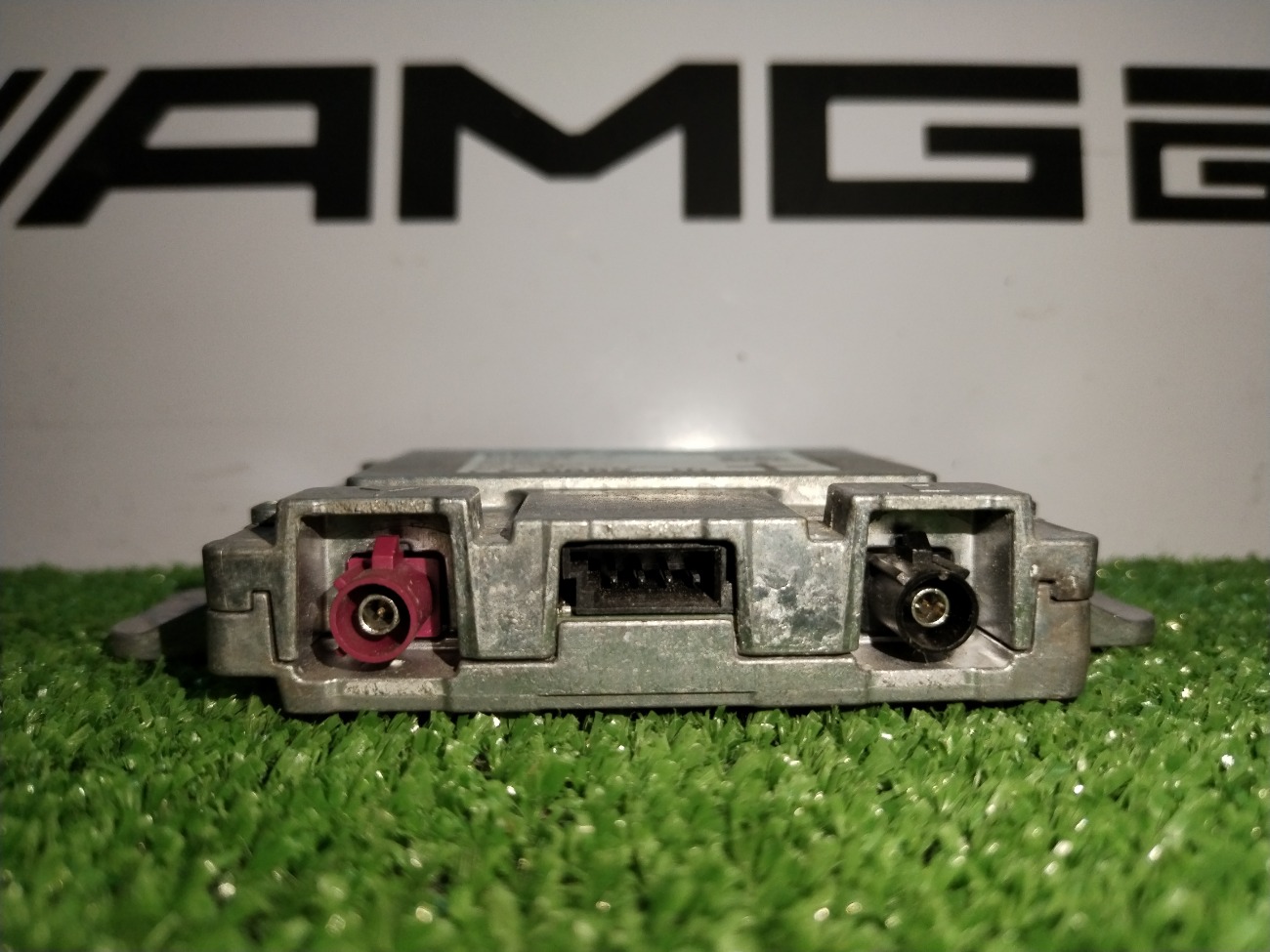 Антенный усилитель BMW X5 G05 Антенный усилитель BMW X5 G05