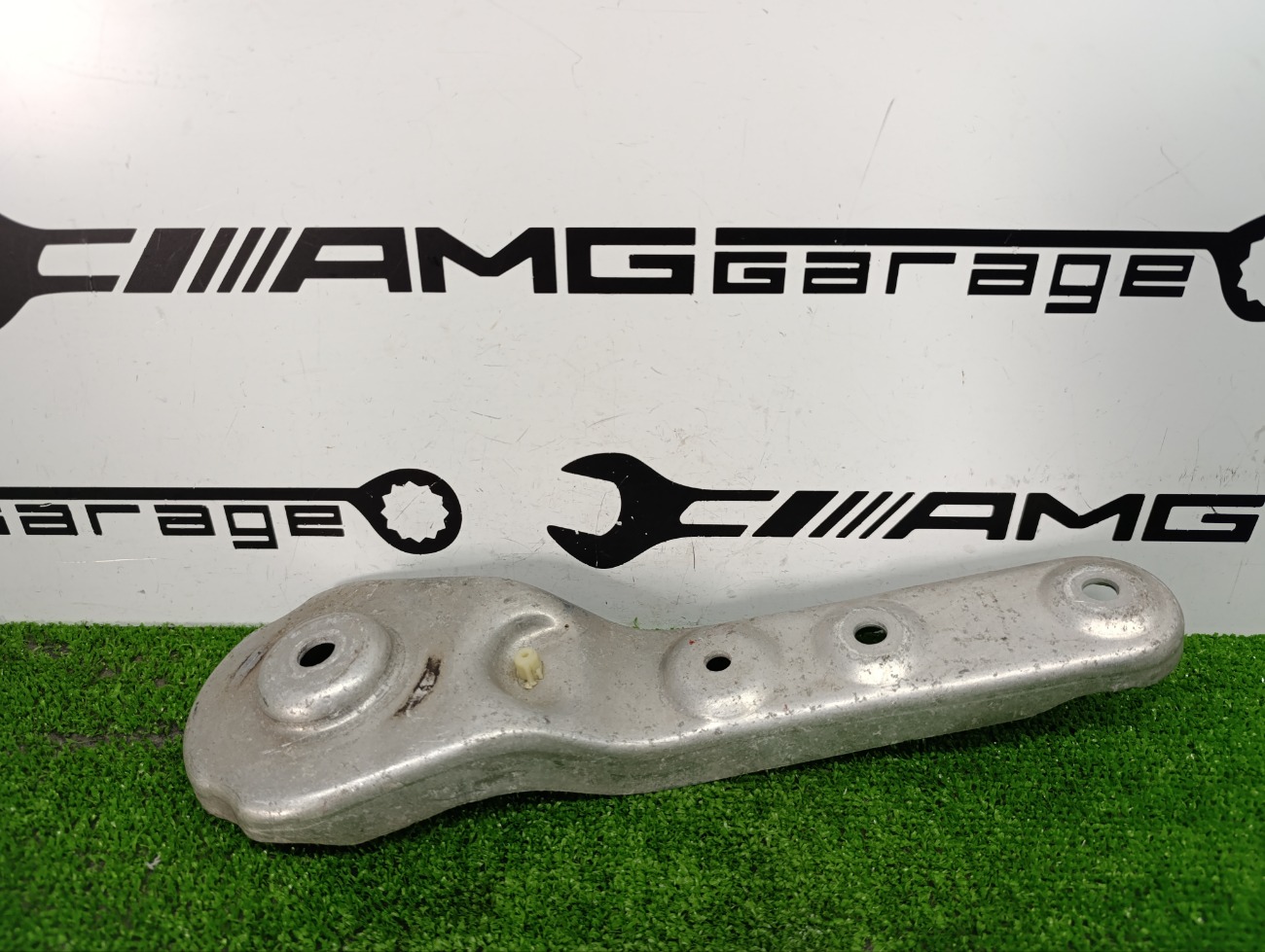 Продольный рычаг задний 7-Series G12