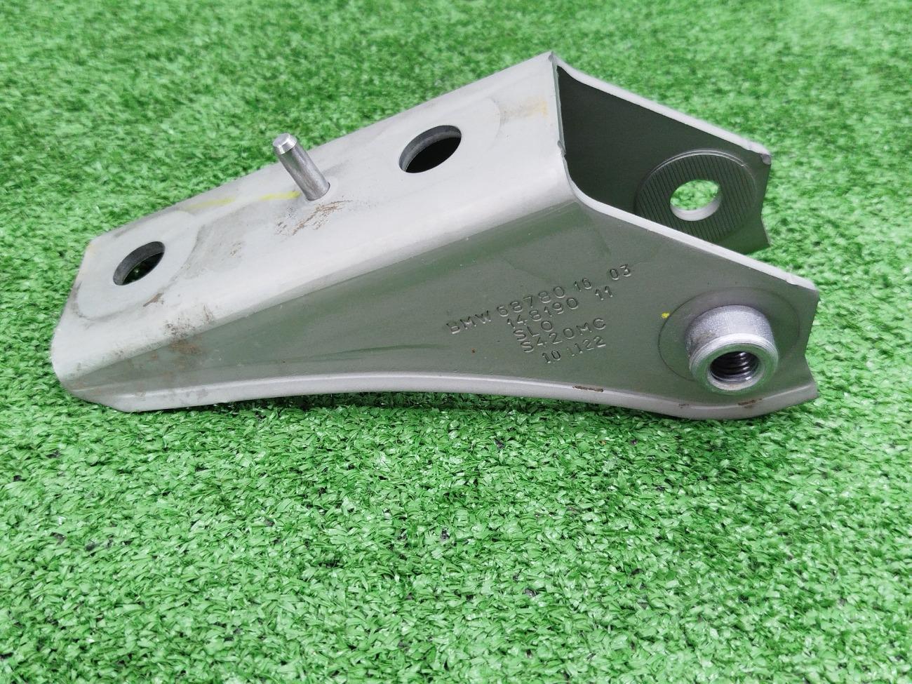 Кронштейн рычага задний правый X6 2023 G06 B57D30B