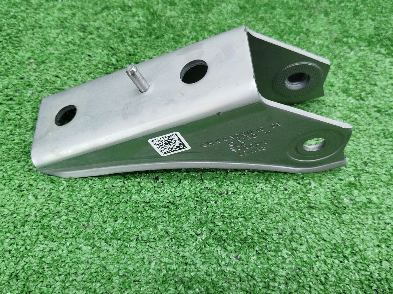 Кронштейн рычага задний левый X6 2023 G06 B57D30B