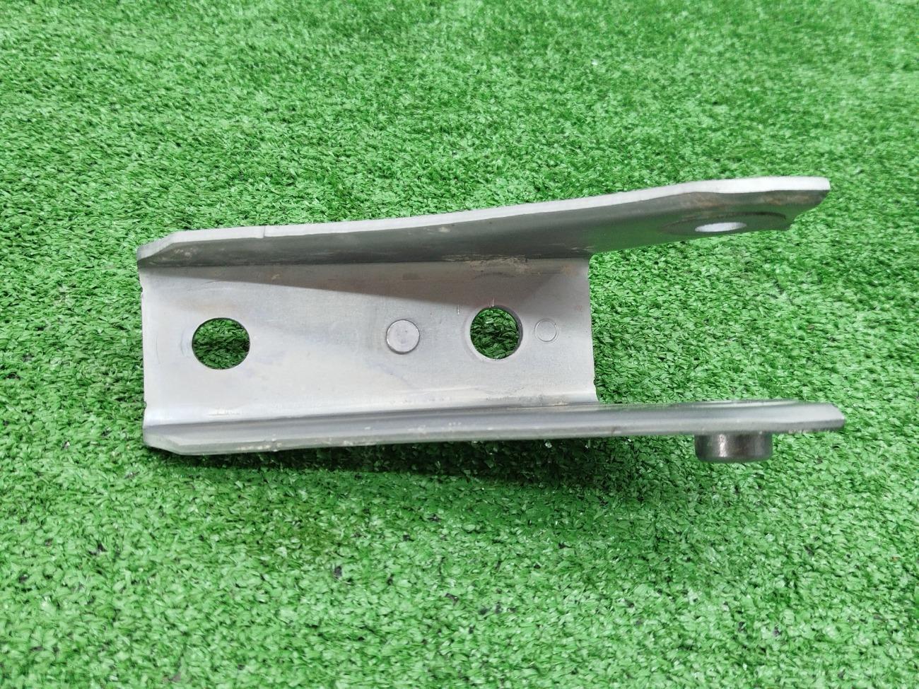 Кронштейн рычага задний левый BMW X6 G06 B57D30B