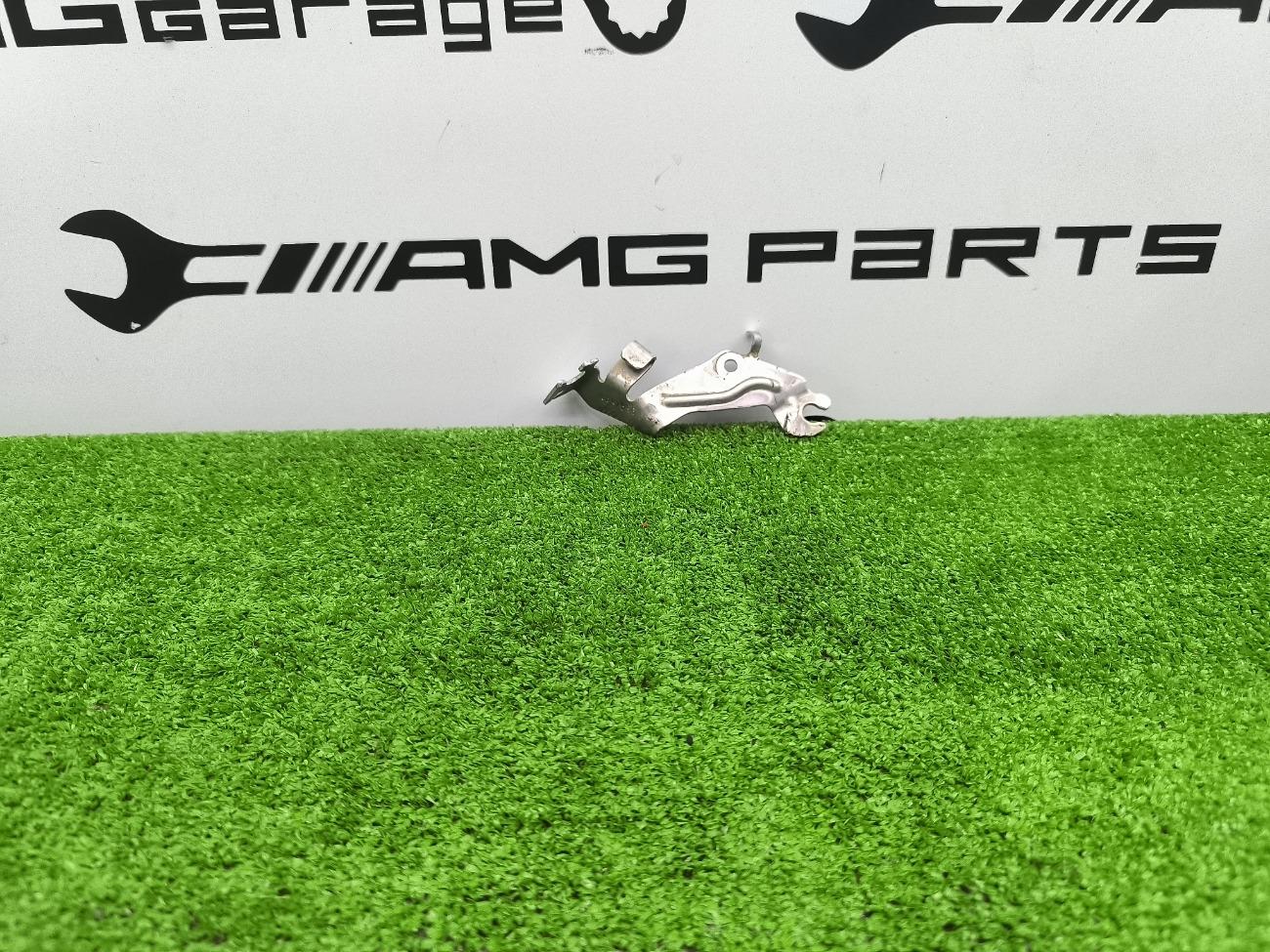 Держатель правый BMW X6 2023 G06 B57D30B 37148847996 контрактная