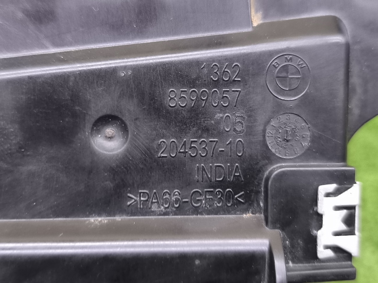 Кронштейн X6 2023 G06 B57D30B Кронштейн X6 2023 G06 B57D30B