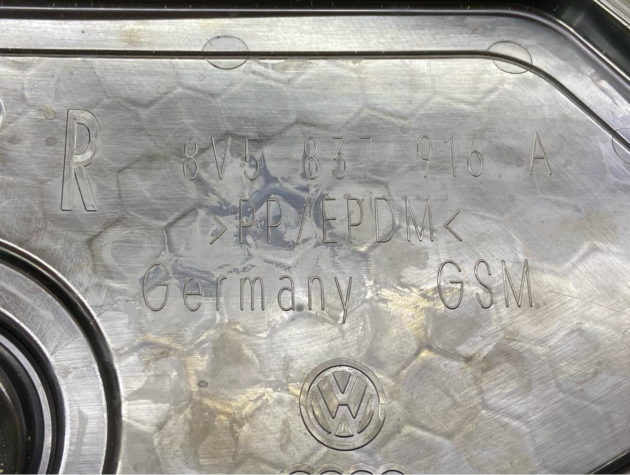 Накладка двери передняя правая AUDI Q3 F3B