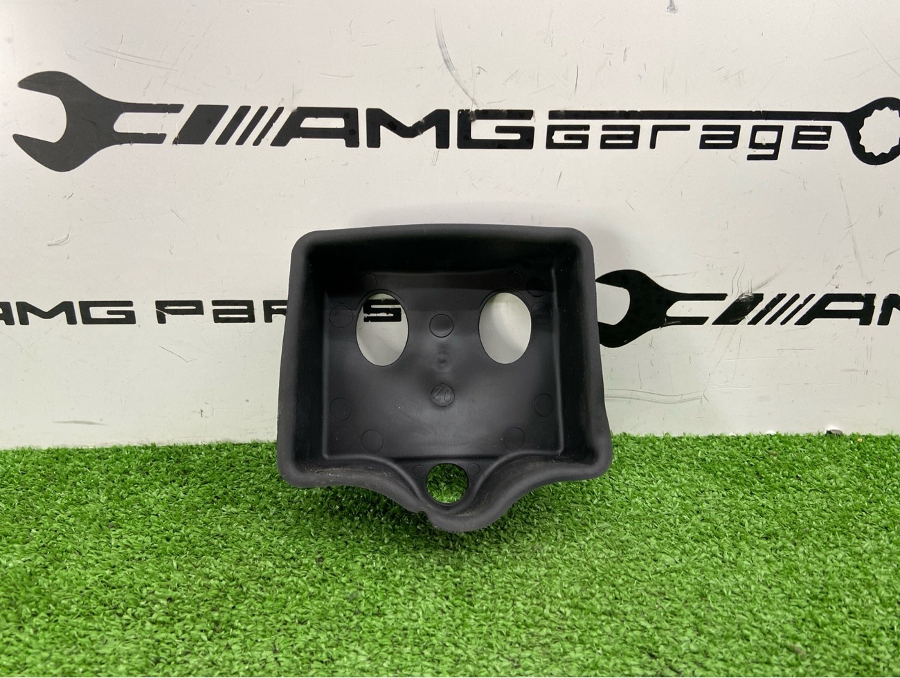 Запчасть кожух блока управления передний правый AUDI Q3 2024 F3B 4G0907577 контрактная Кожух блока управления передний правый AUDI Q3 2024 F3B 4G0907577 контрактная