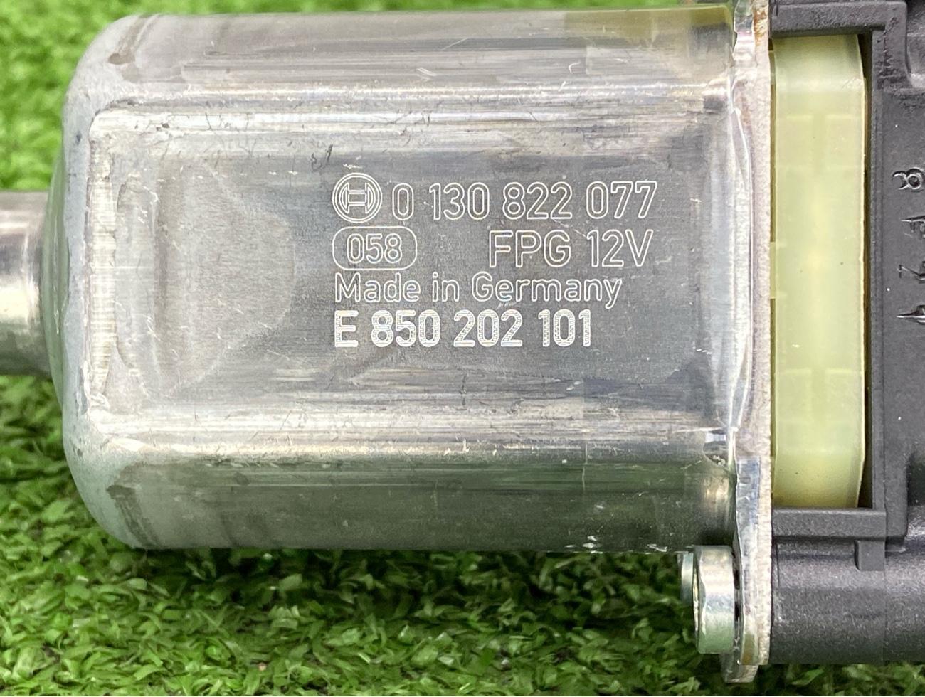 Мотор стеклоподъемника передний правый Q3 2024 F3B Мотор стеклоподъемника передний правый Q3 2024 F3B