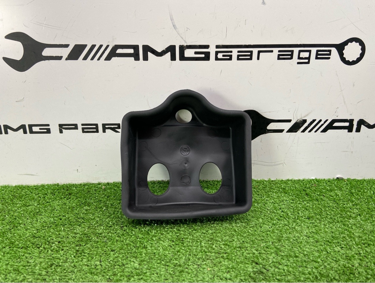 Кожух блока управления задний левый AUDI Q3 2024 F3B 4G0907577 контрактная