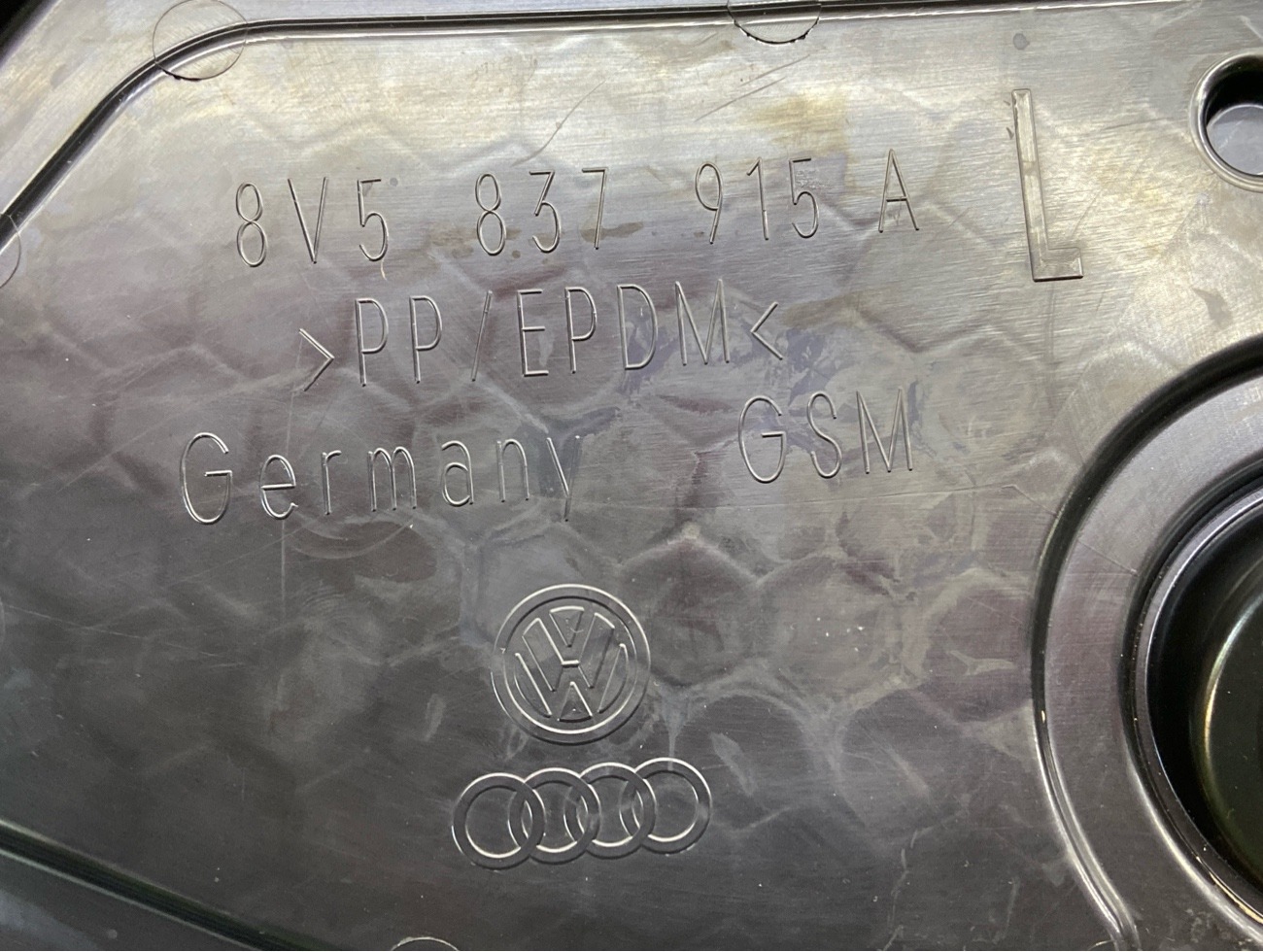 Накладка двери передняя левая AUDI Q3 F3B