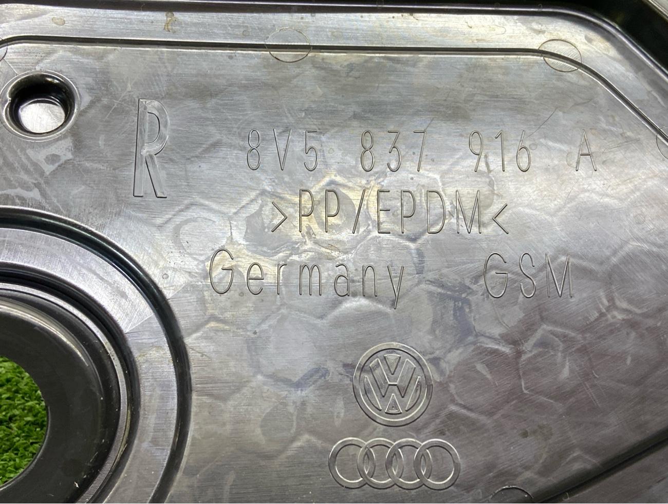 Накладка двери задняя правая AUDI Q3 F3B Накладка двери задняя правая AUDI Q3 F3B