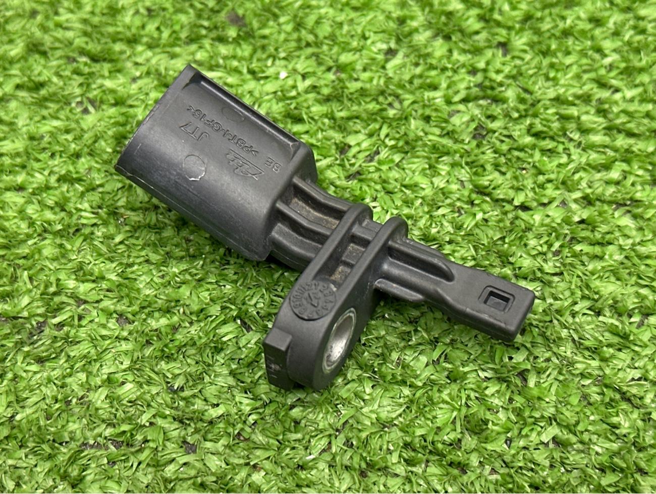 Датчик abs передний правый Q3 2024 F3B