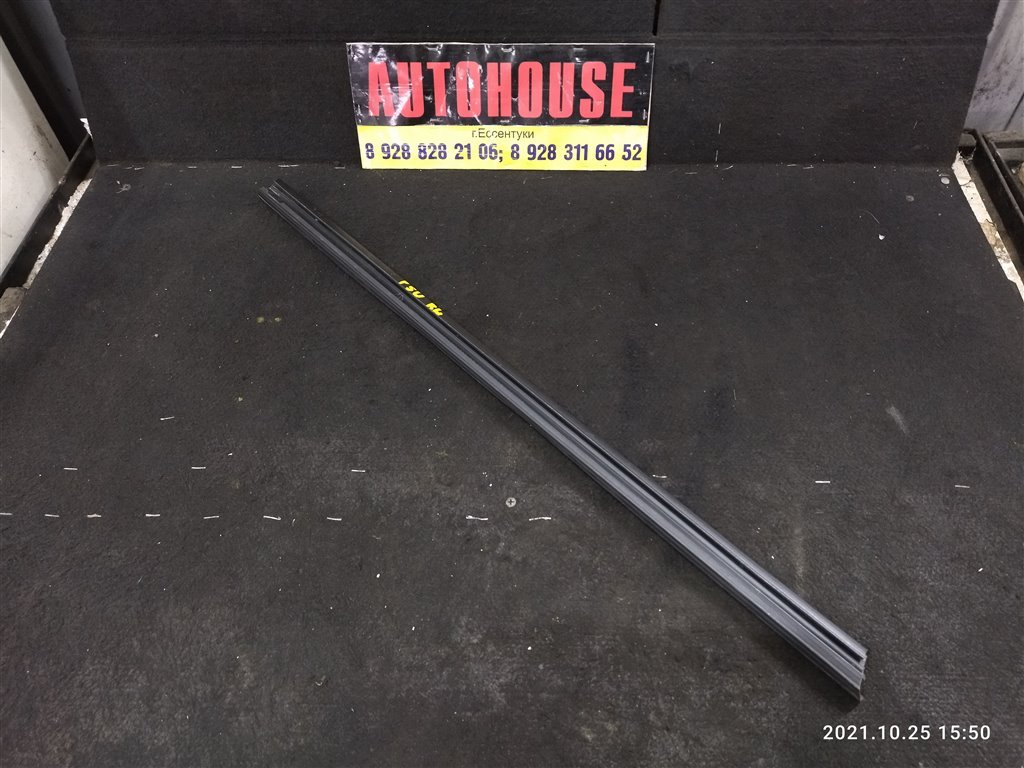 Уплотнитель стекла двери задний левый VOLKSWAGEN POLO 2013 CFNA 6RU8394795AP Б/У