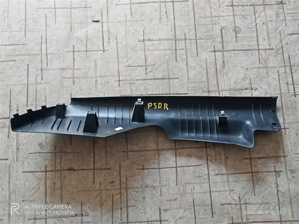 Накладка порога задняя правая POLO 2013 CFNA