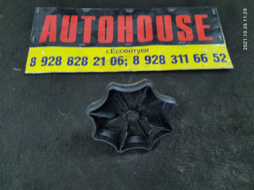 Болт крепления запасного колеса Fabia 1999-2007 POLO 2013 CFNA