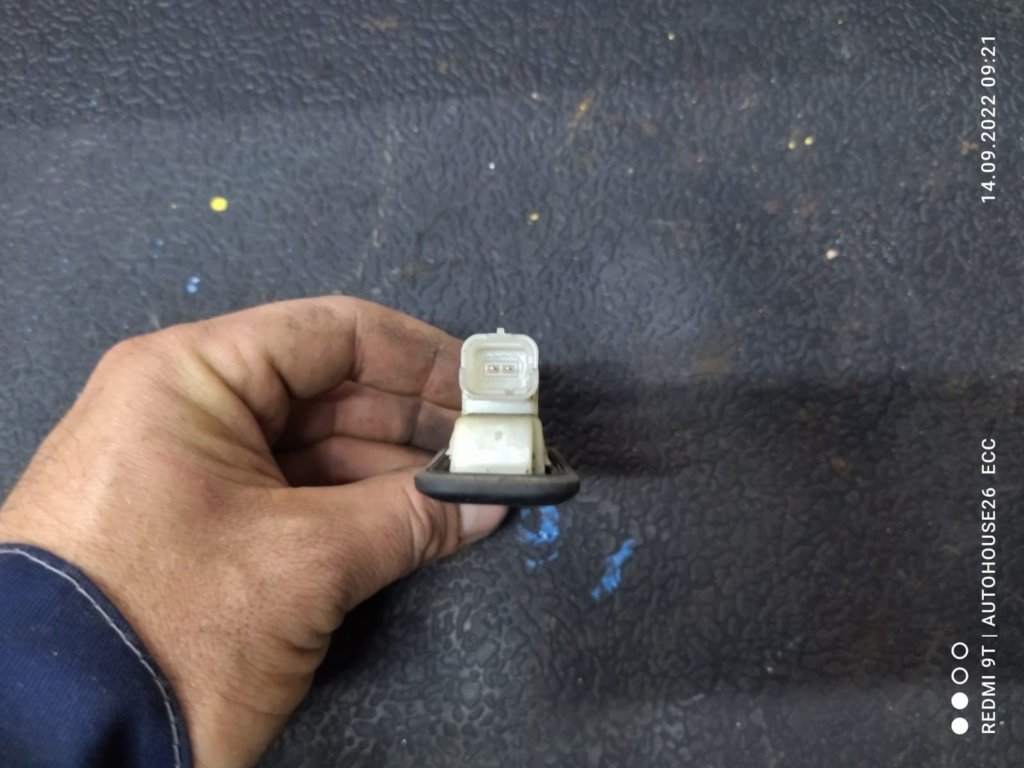 Кнопка открывания багажника 308