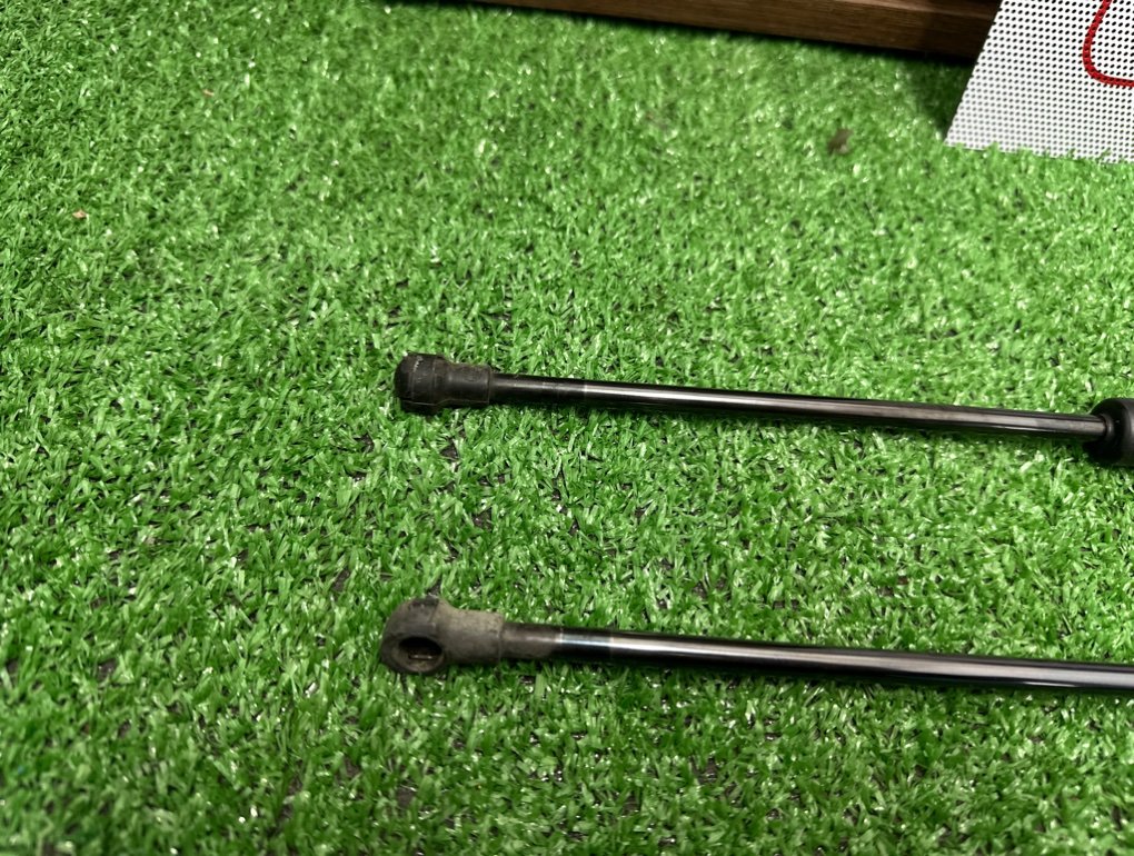 Амортизаторы двери багажника задние NOTE 2008 E11 HR16DE