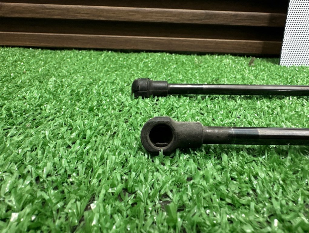 Амортизаторы двери багажника задние NOTE 2008 E11 HR16DE