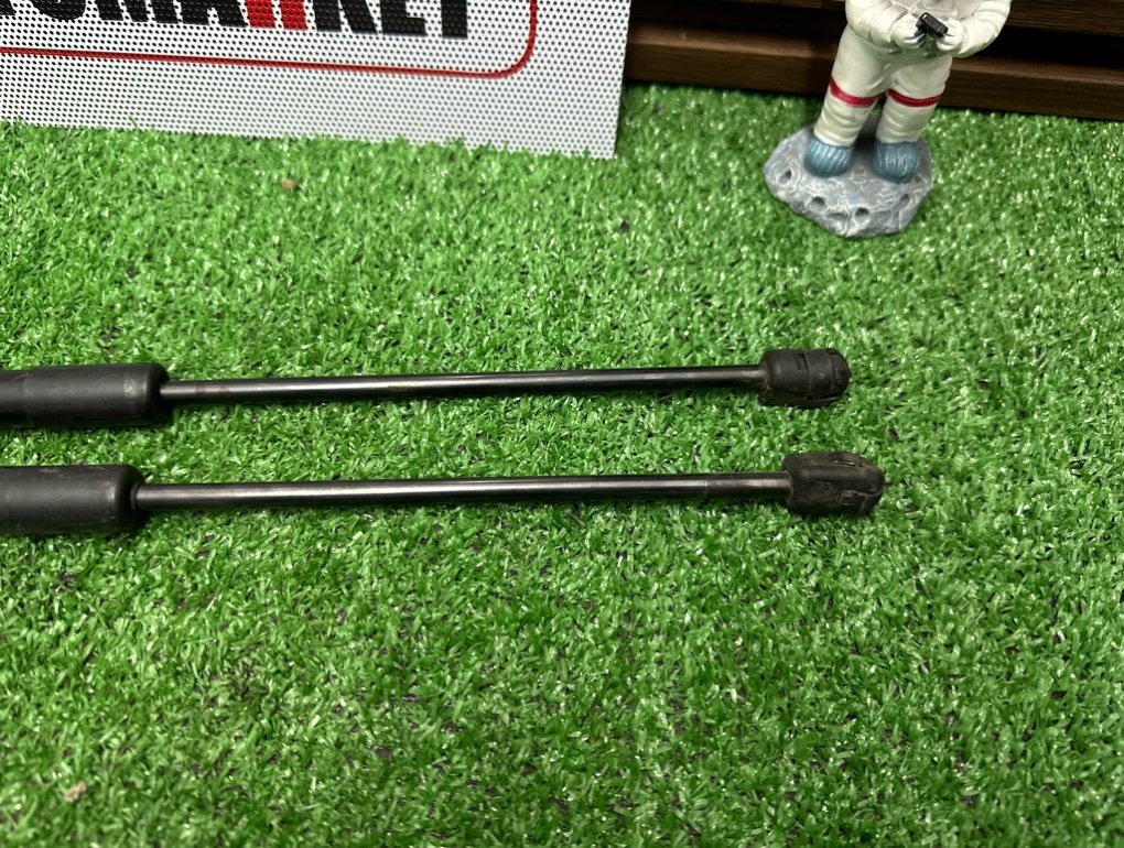 Амортизаторы двери багажника задние ASTRA 2008 H GTC Z18XER