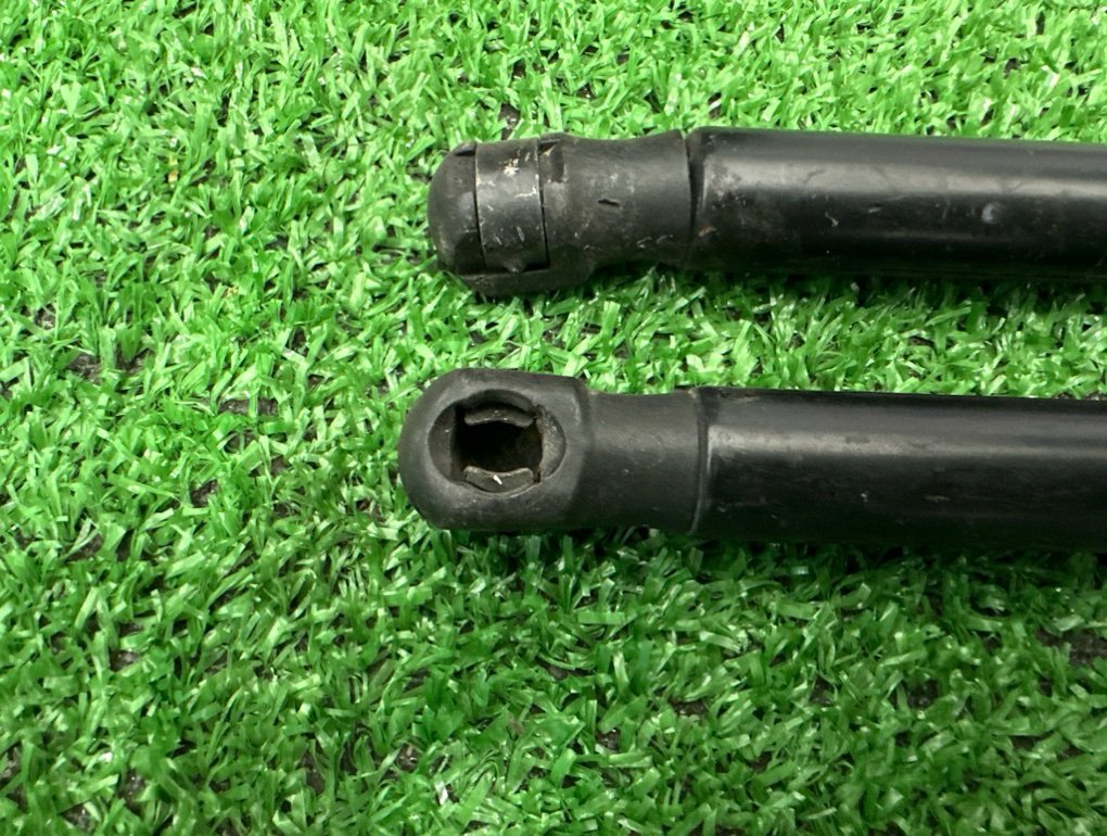 Амортизаторы двери багажника задние ASTRA 2008 H GTC Z18XER