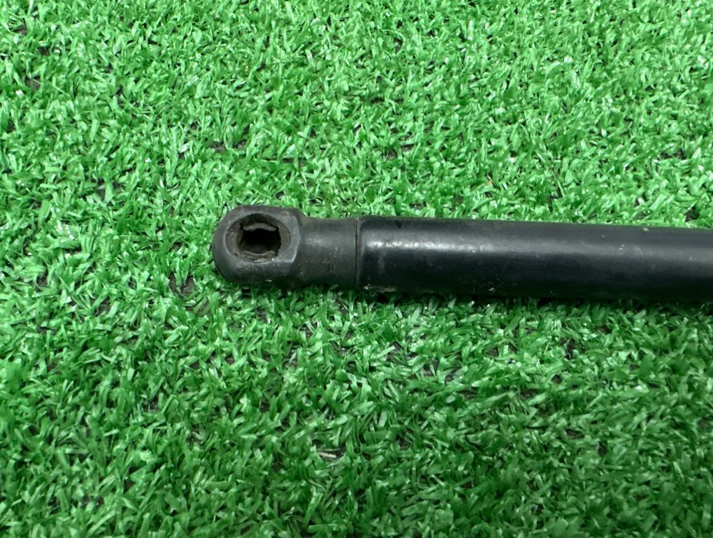 Амортизаторы двери багажника задние ASTRA 2008 H GTC Z18XER Амортизаторы двери багажника задние ASTRA 2008 H GTC Z18XER