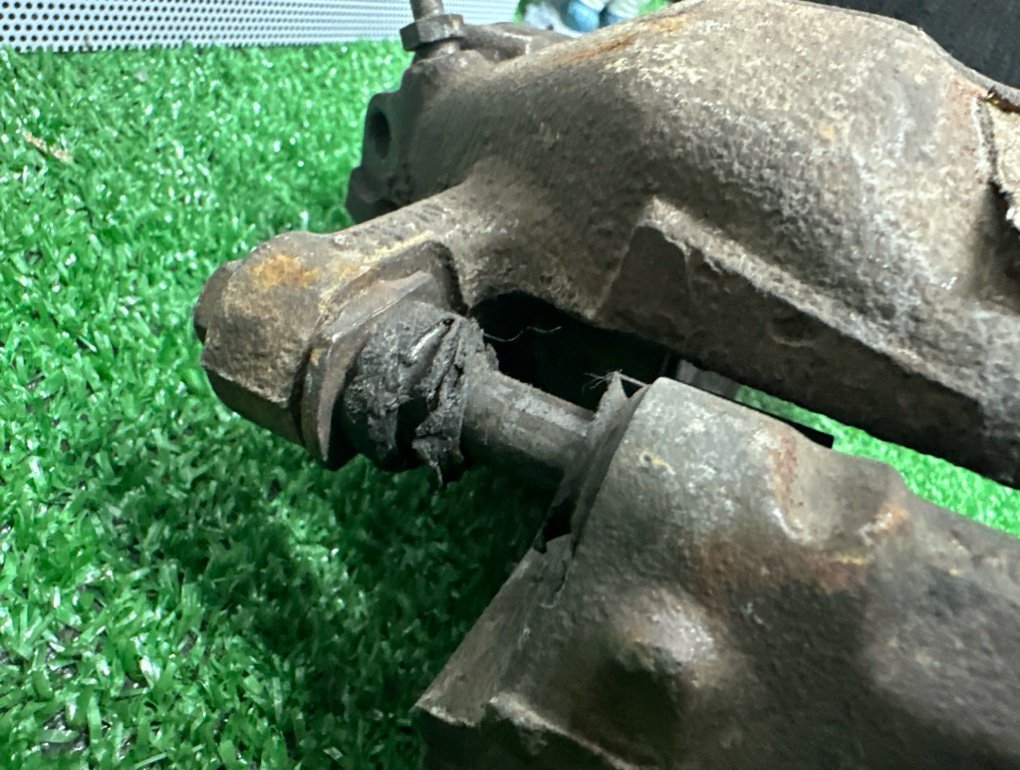 Суппорт тормозной передний левый PEUGEOT 308 SW EP6