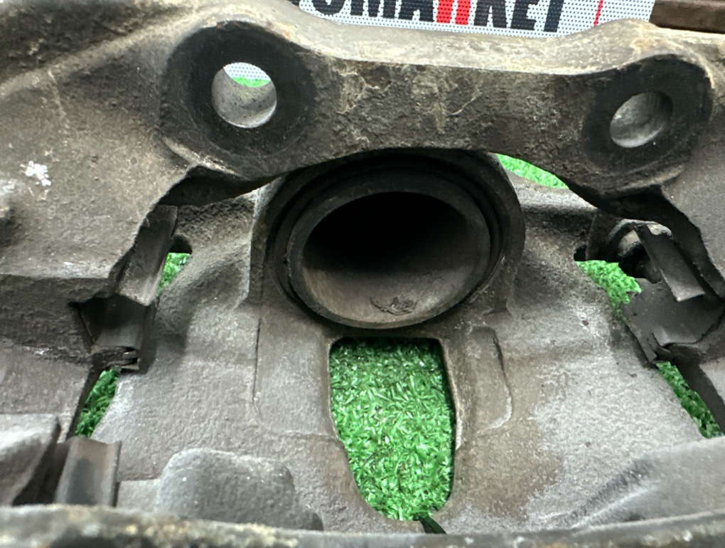 Суппорт тормозной передний левый 308 2008 SW EP6